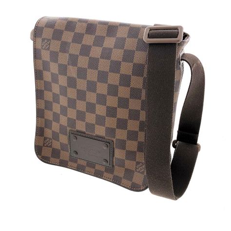 louis vuitton brooklyn pm messenger shoulder bag